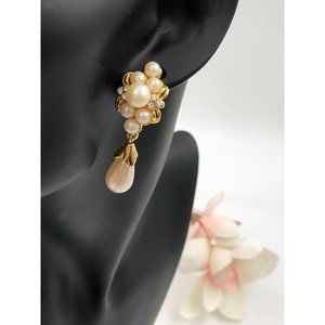 Lovely Joan Rivers Tear Drop Pearl Dangle Pierced Earrings